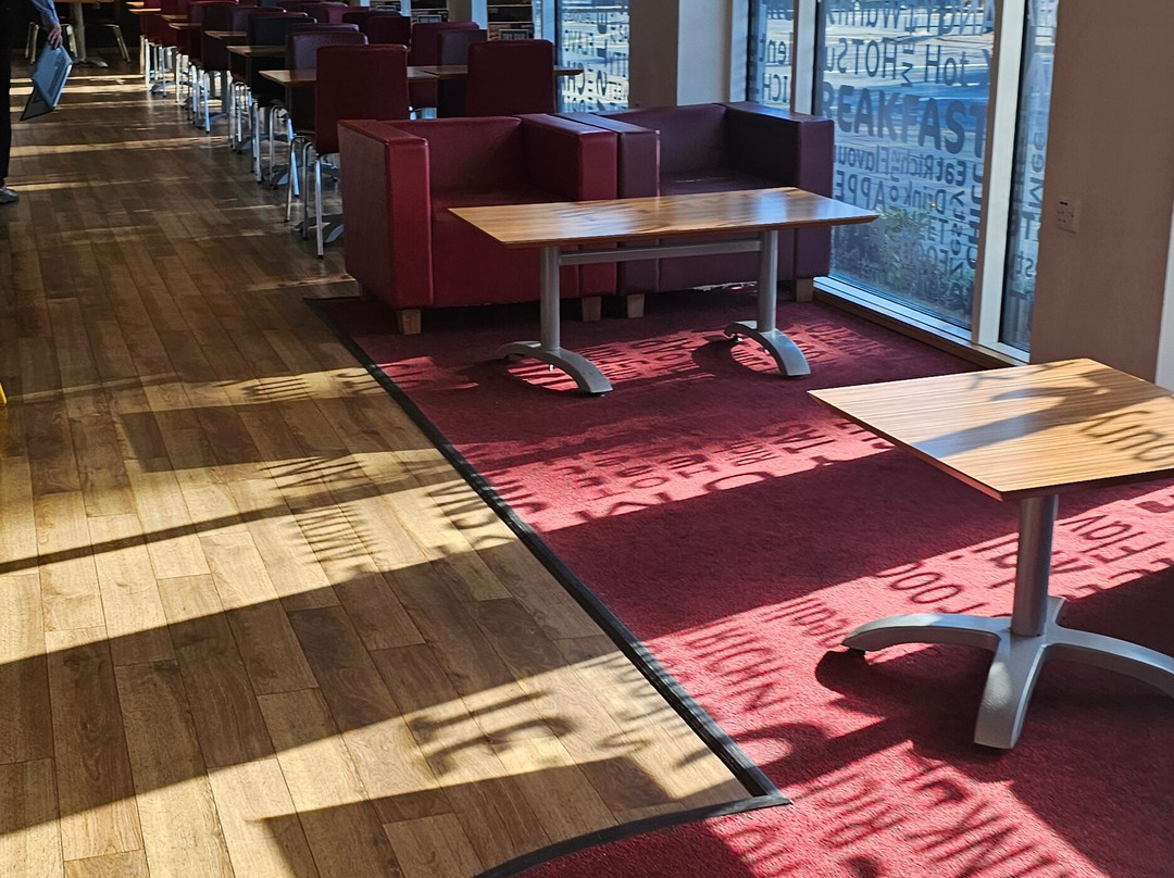 Travelodge London Harrow Hotel主图