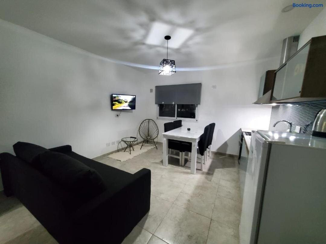 Travel Suites Ezeiza- 5 Pax- Centro EZE- Shoppings a 8 Min
