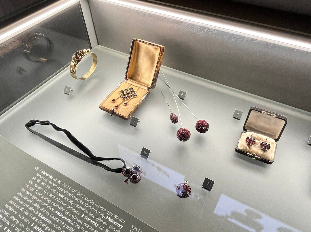 Muzeum ceskeho granatu-布拉格必去景点