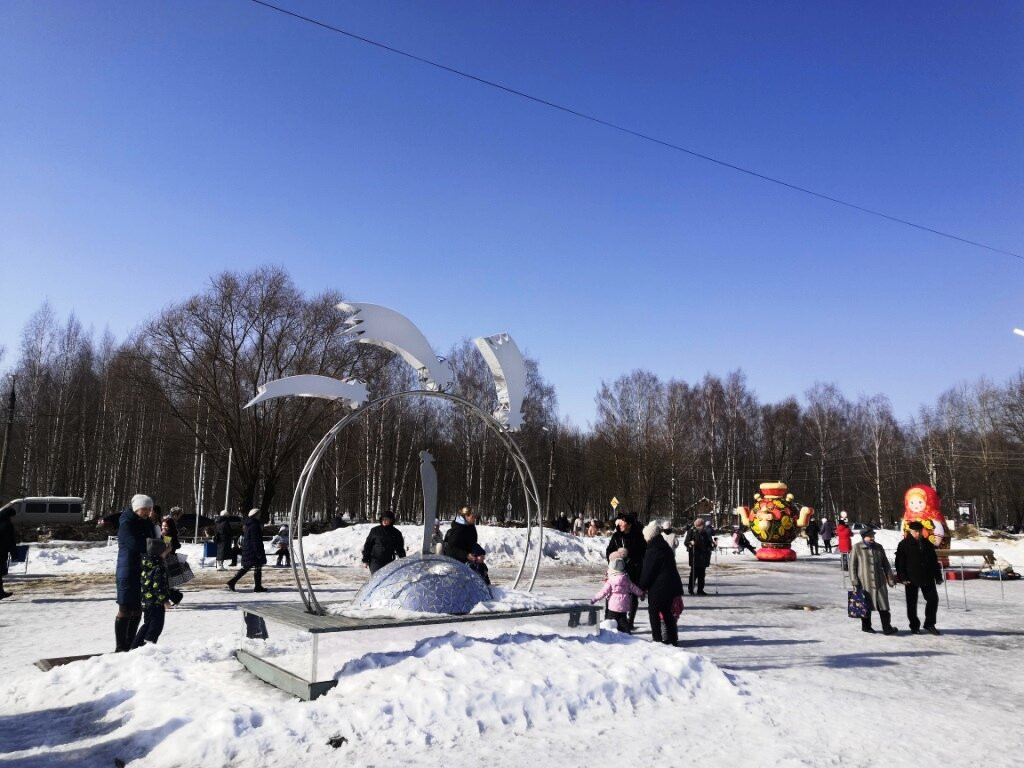 Astronomu Fyodoru Aleksandrovichu Bredikhinu Monument景点图片