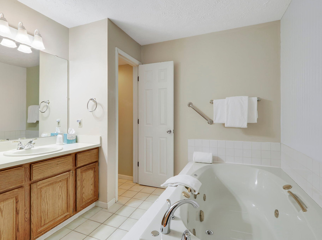 Pointes North Inn主图