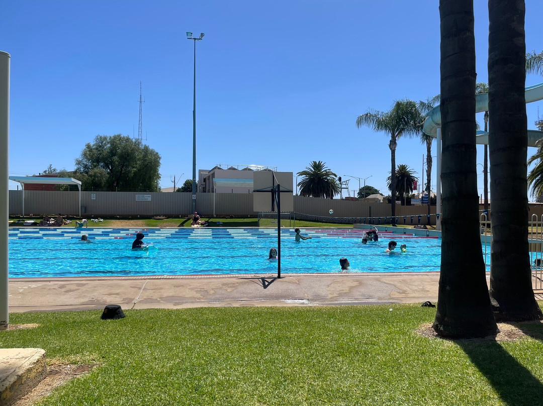 Swan Hill Outdoor Pool景点图片