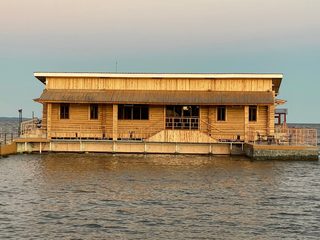 Pelican Lodge and Marina主图