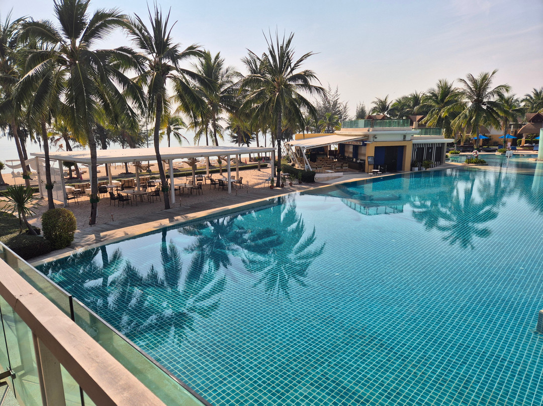 春地海滩度假村主图