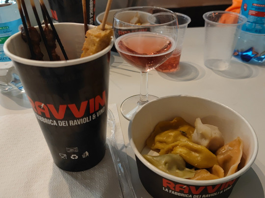 Ravvin La Fabbrica Dei Ravioli E Vino