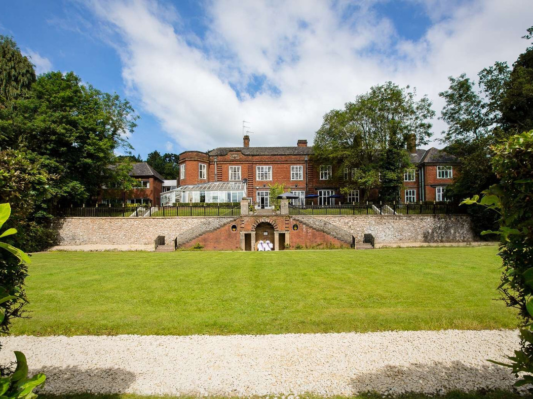 Southcrest Manor Hotel