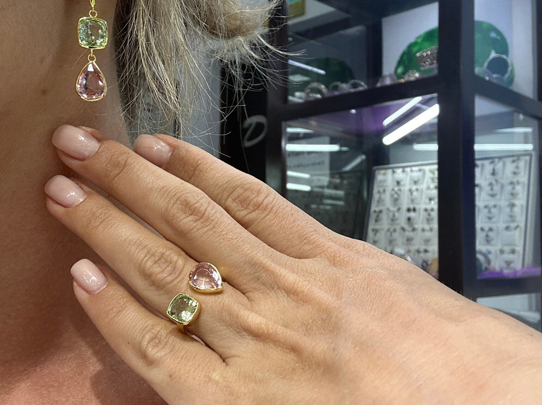 Dara Gems & Jewellery-Moragalla必去景点