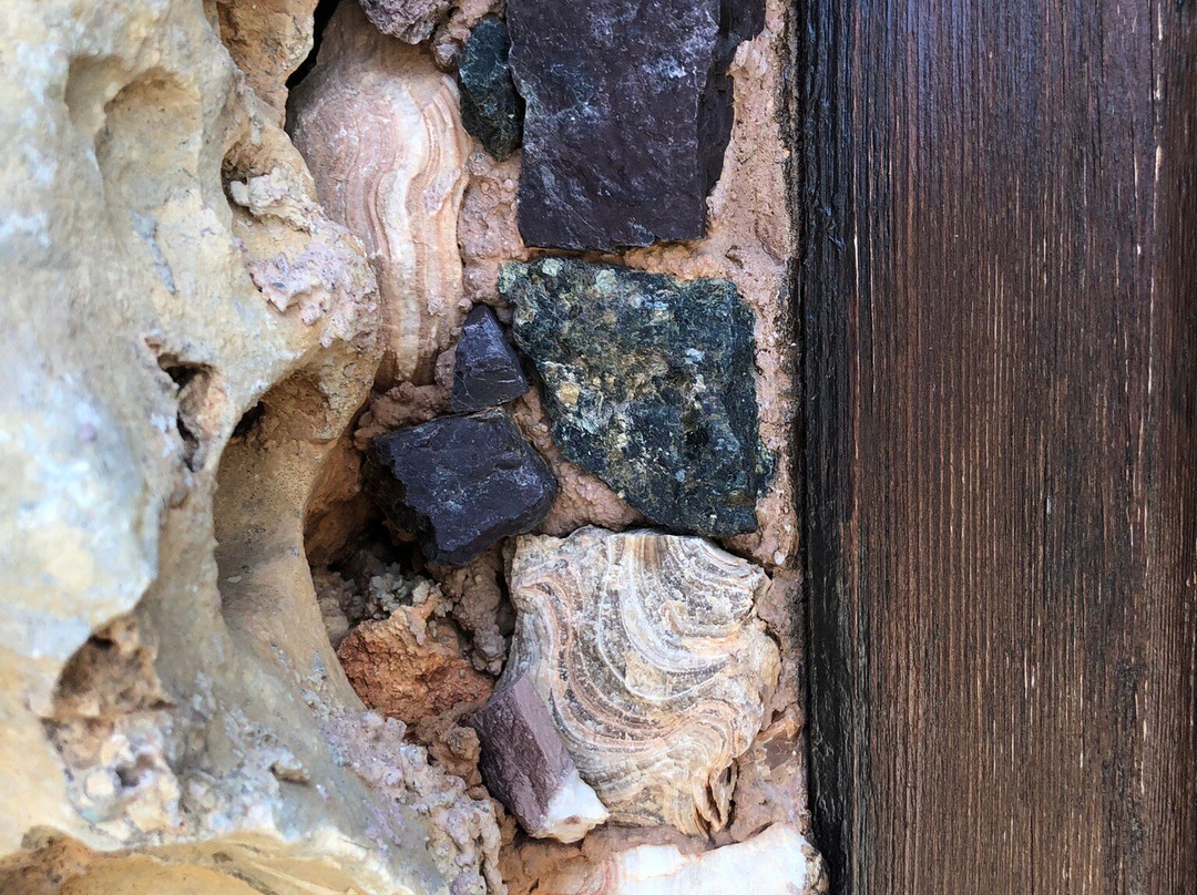 Koumos stenlandsby景点图片