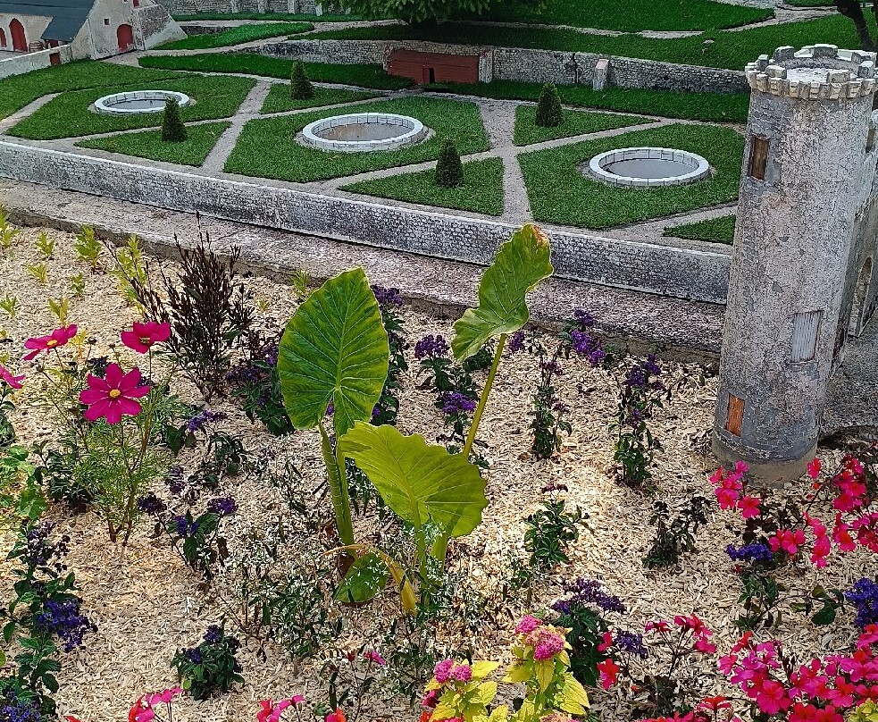 Parc Mini-Châteaux景点图片
