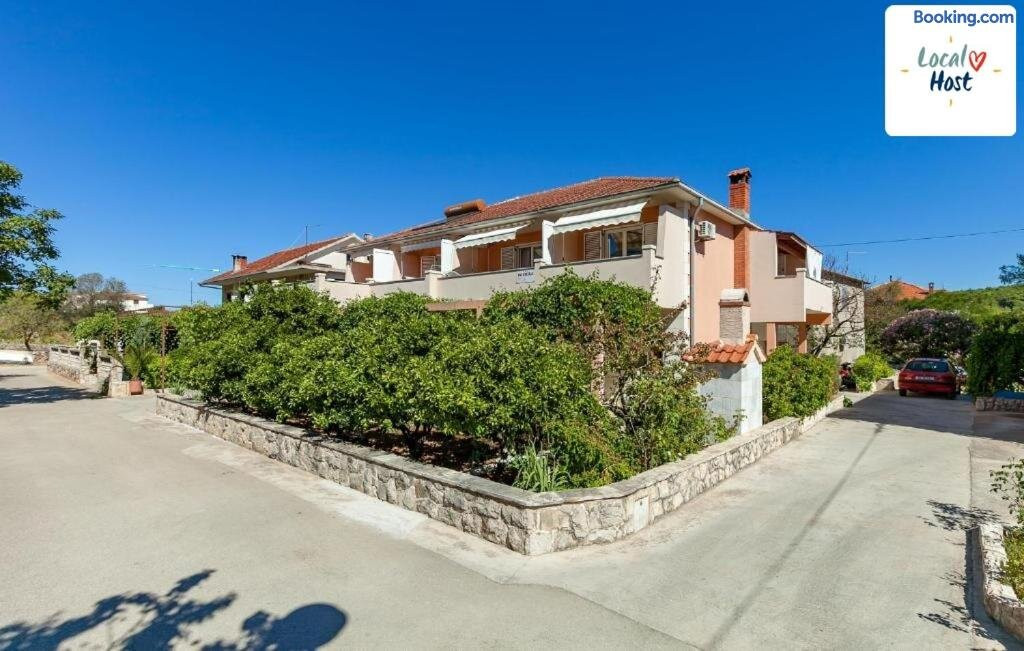 Zavala酒店住宿-Apartment And Rooms Dobrila