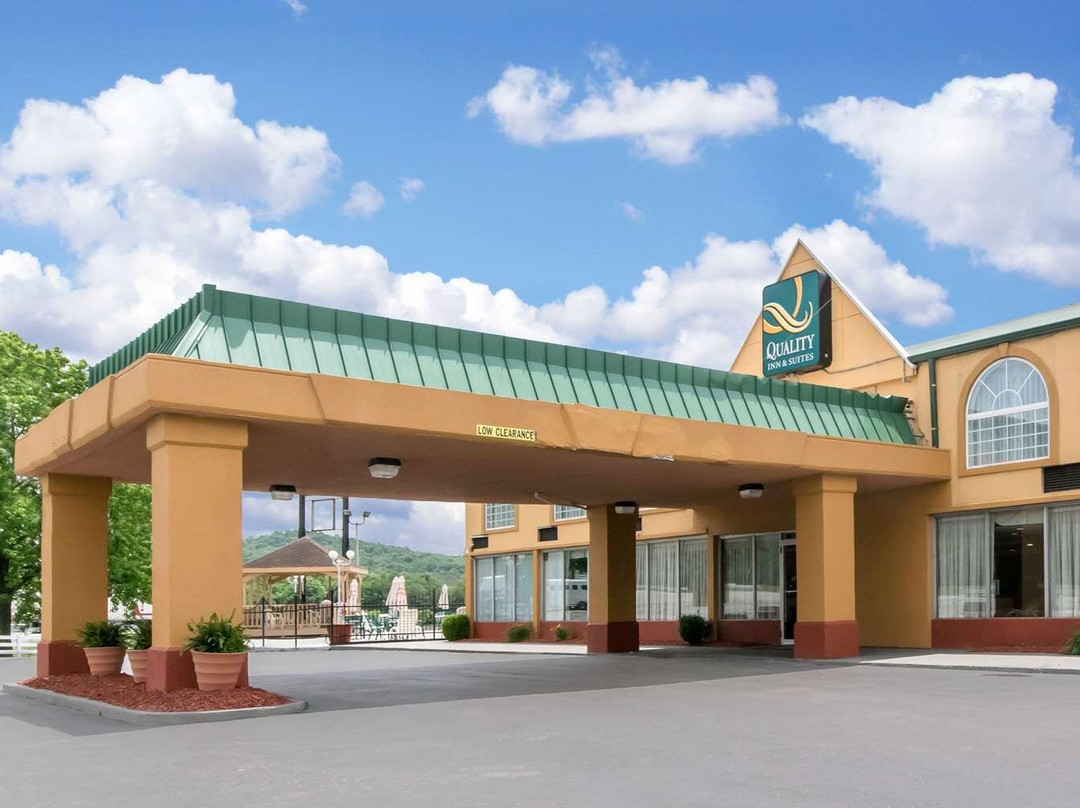 Quality Inn & Suites Horse Cave