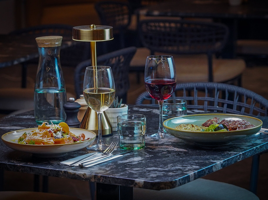 Voyn | Kitchen & Bar