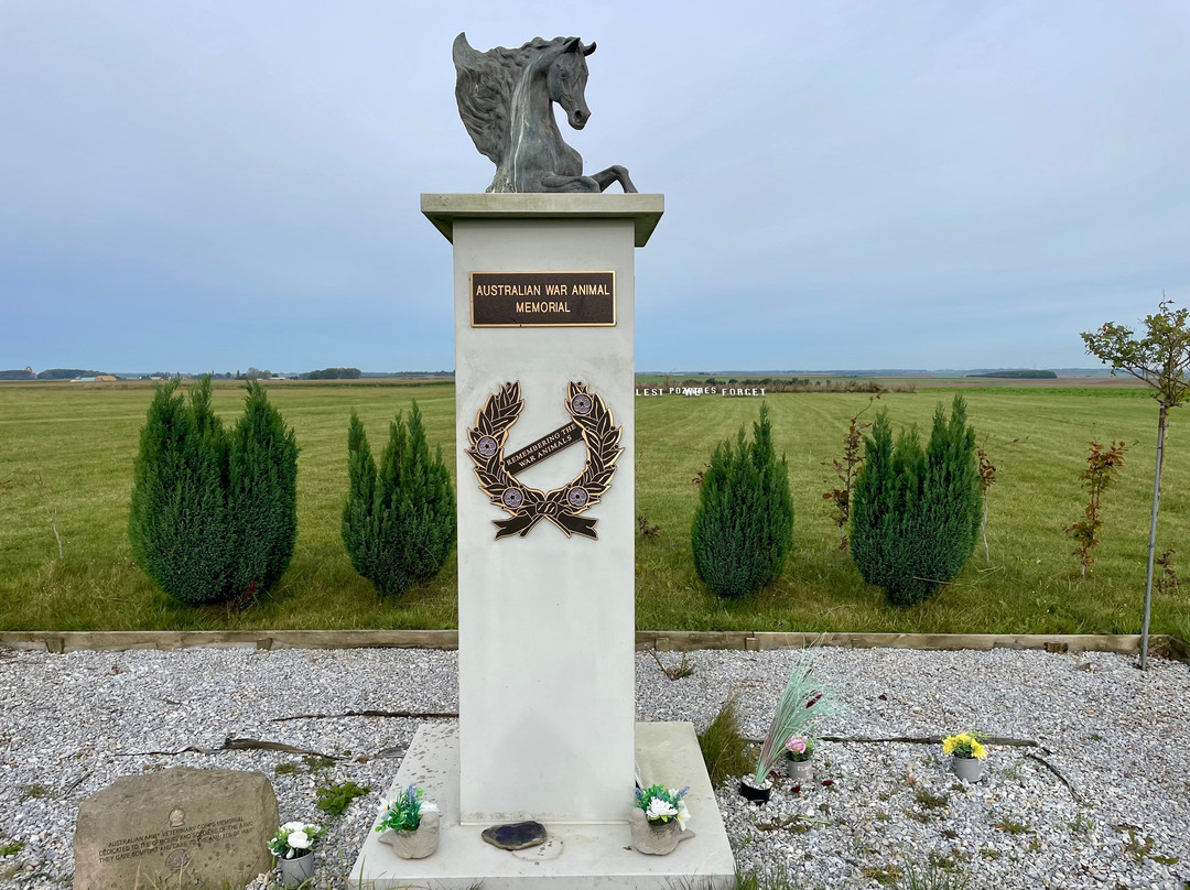 WW1 Animal War Memorial-Pozieres必去景点