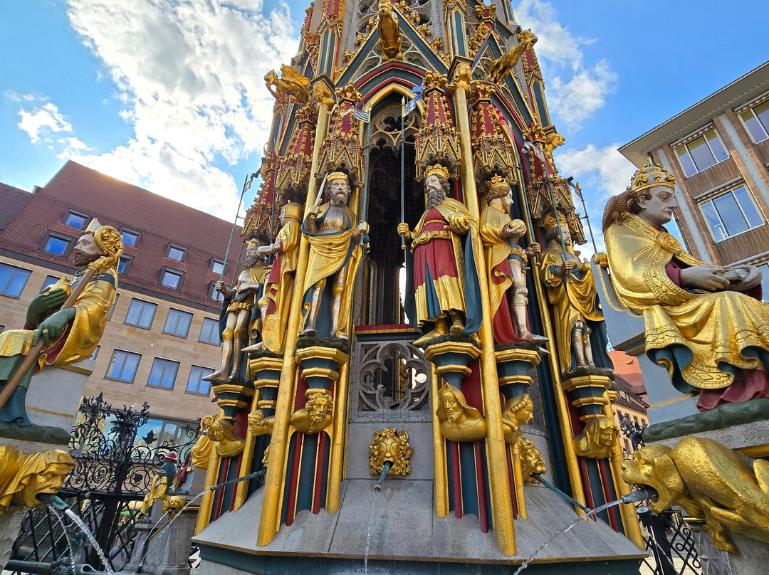Der Schoene Brunnen-纽伦堡必去景点