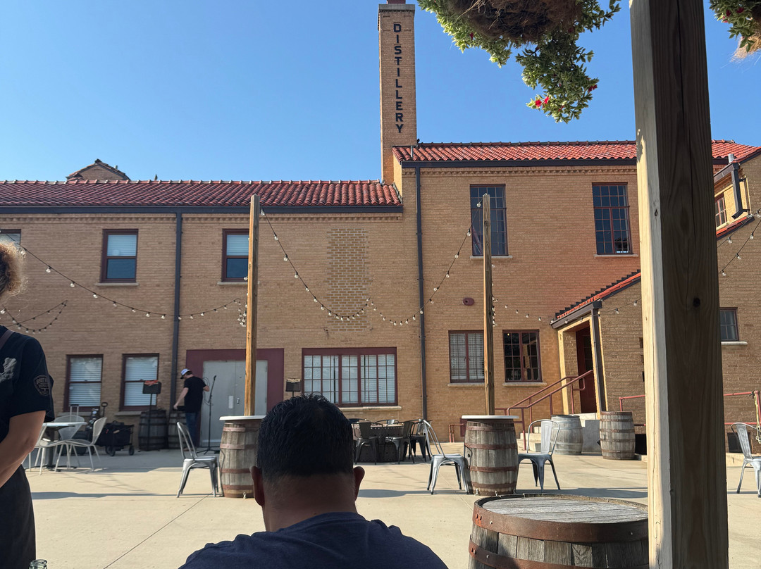 Boot Hill Distillery-道奇城必去景点