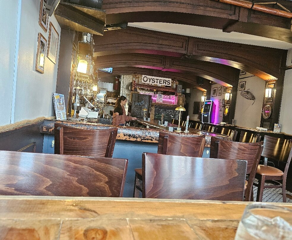 Moby Dicks Oyster Bar + Grill