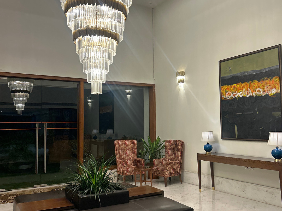 The Lalita Grand主图