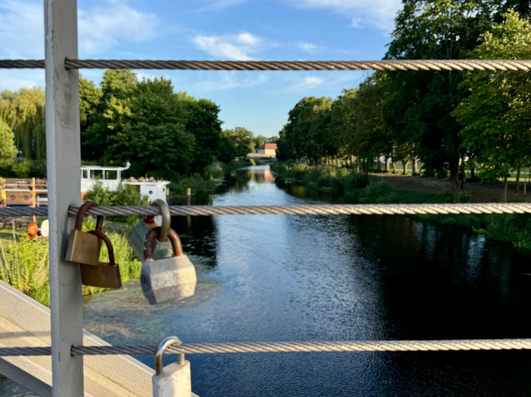 Schlosshafen Oranienburg mit Reisemobilstellplatz-奥拉宁堡必去景点