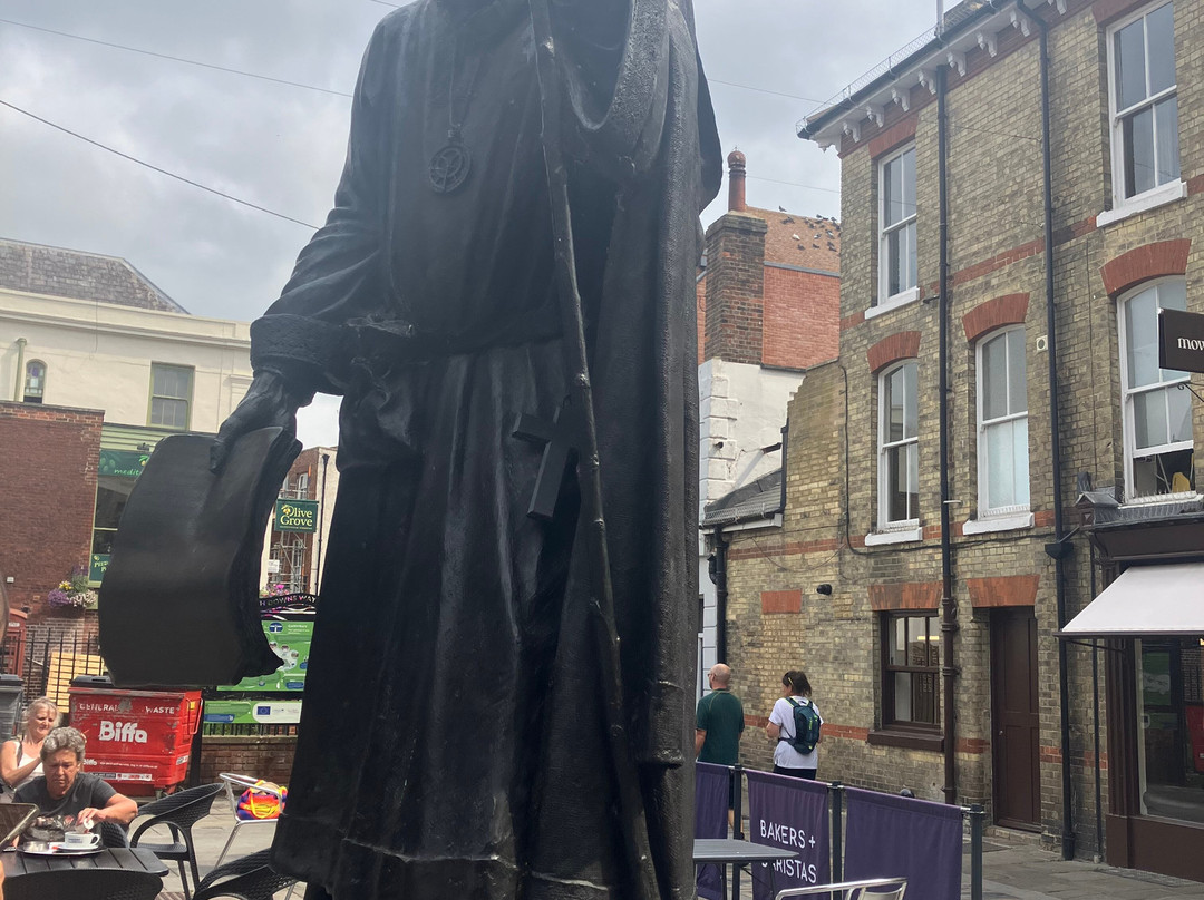 Statue of Geoffrey Chaucer-坎特伯雷必去景点