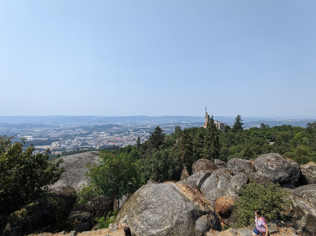 Montanha- Parque da Penha-吉马良斯必去景点