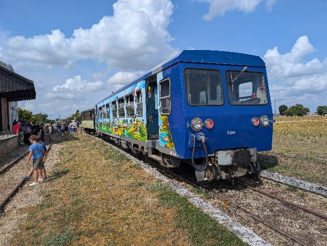 Le Train Touristique Du Bas Berry-Ecueille必去景点