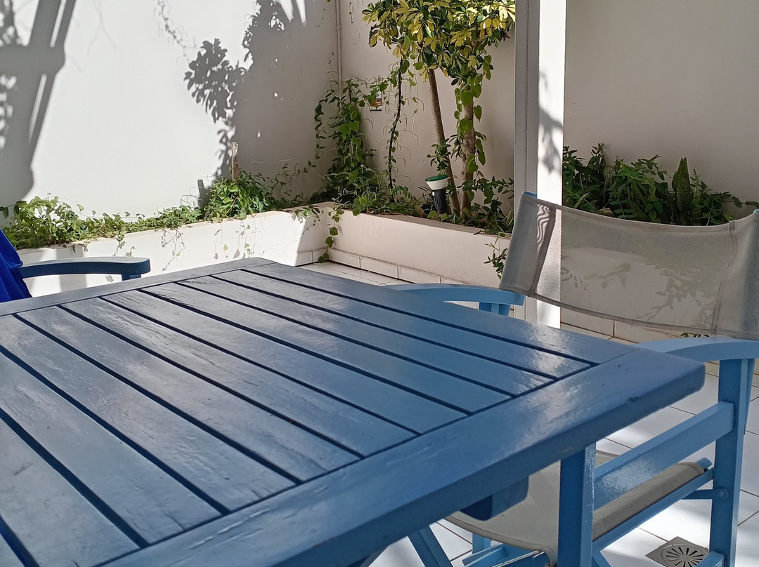 Blue Sky Hotel Apts主图