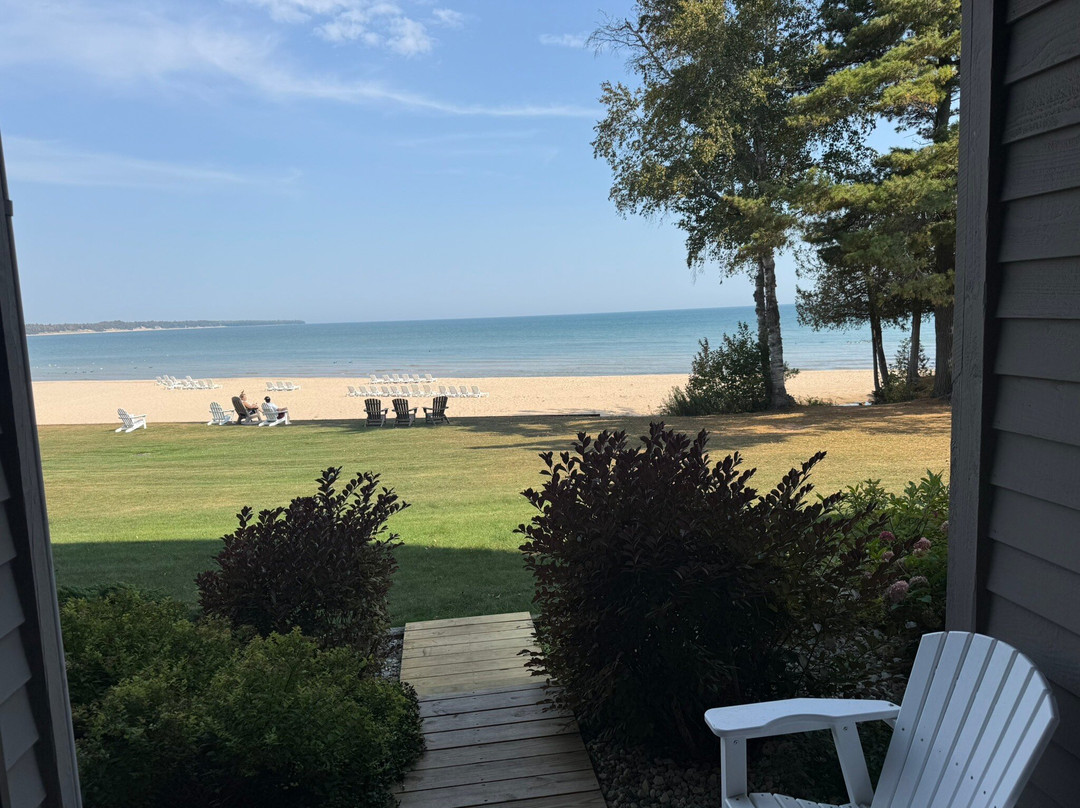 Glidden Lodge Beach Resort主图