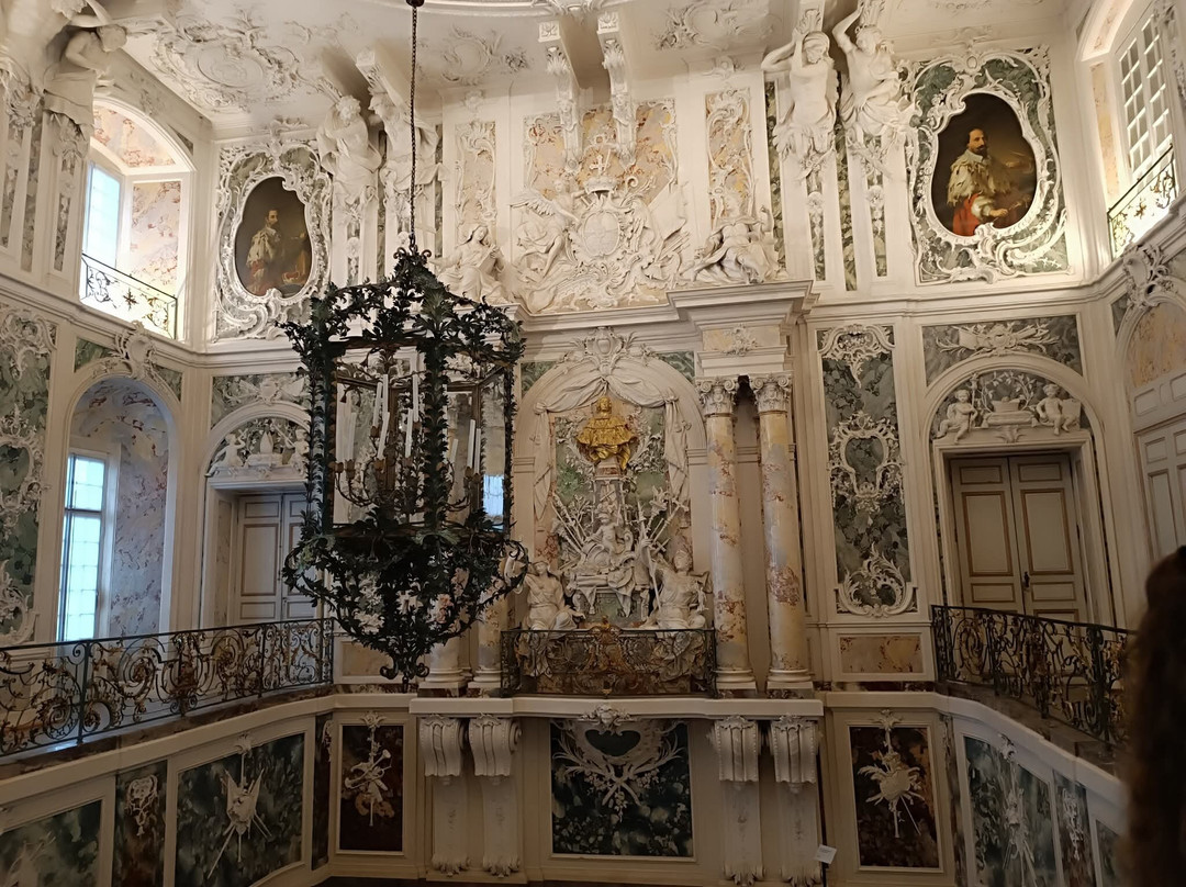 奥古斯塔斯堡古堡-布吕尔必去景点