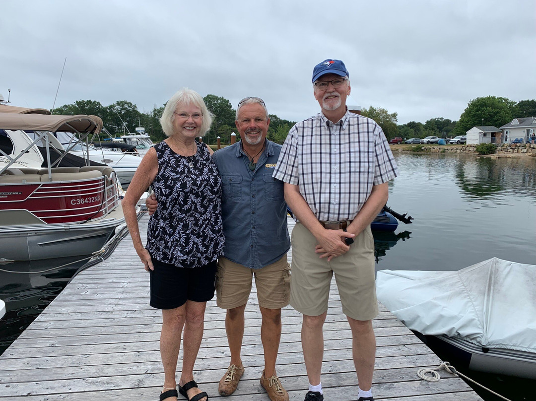 Salty Dog Sea Tours-Oak Island必去景点