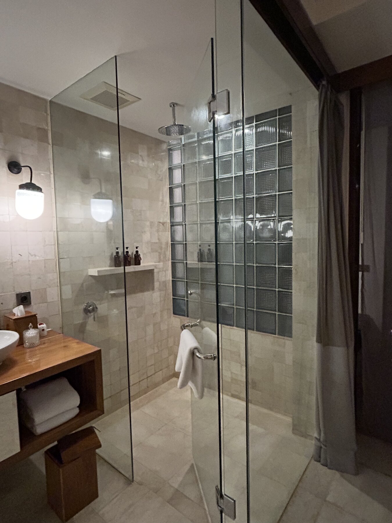 库塔阿拉亚度假村-浴室