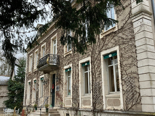 夏兰奇城堡酒店主图