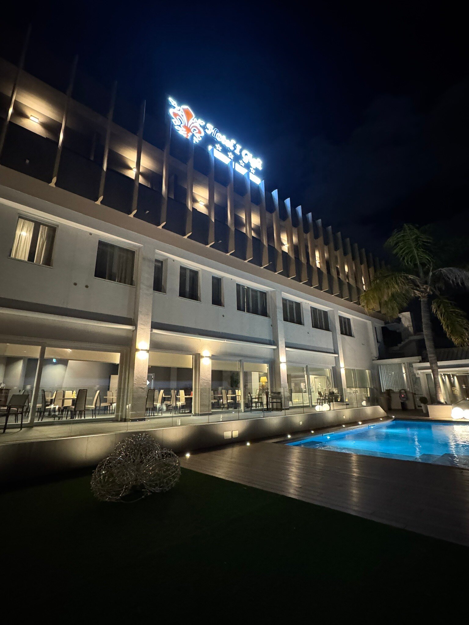 伊吉利酒店-官方