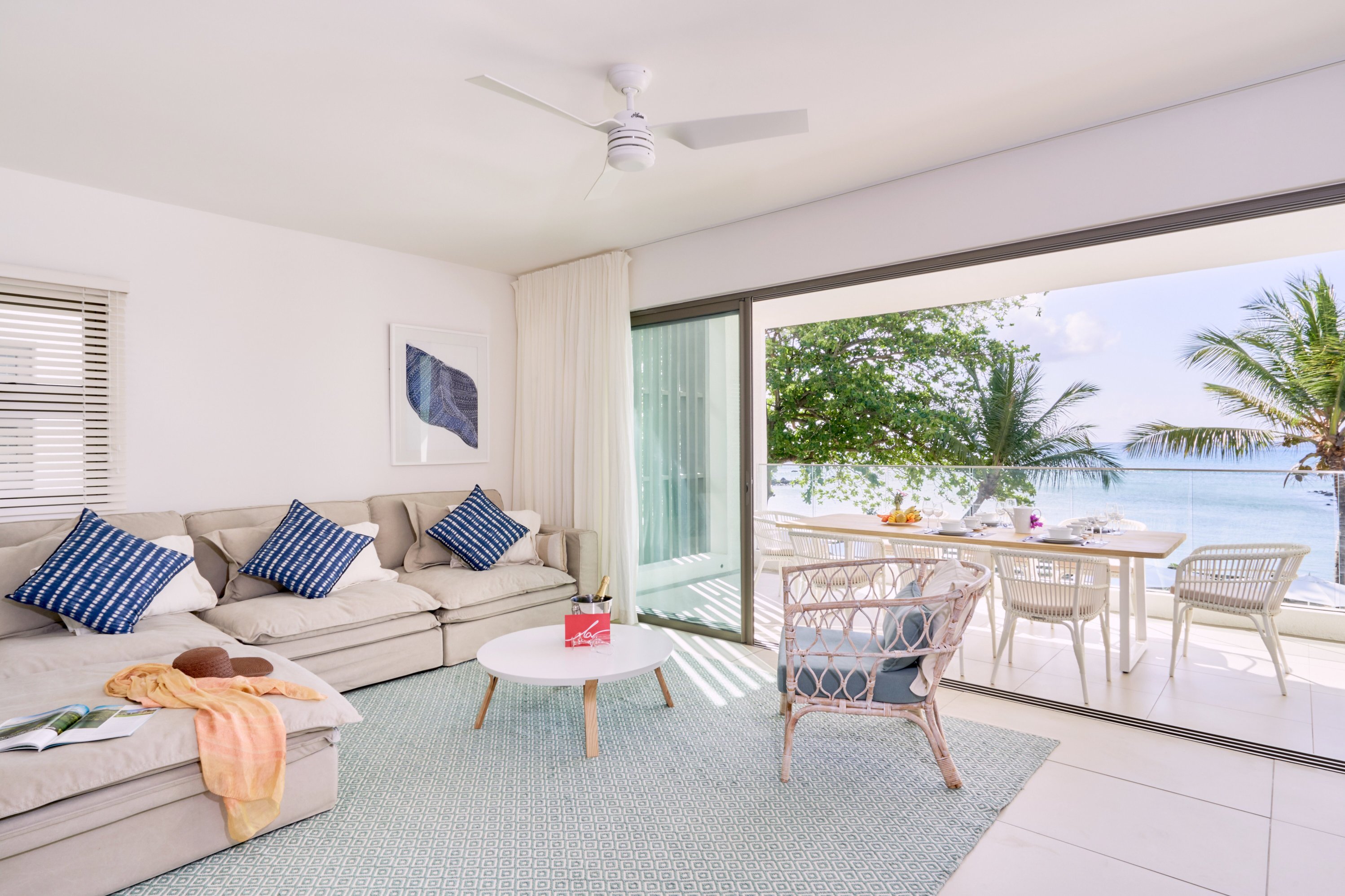 伯恩海岸典雅套房及顶层公寓酒店-餐饮