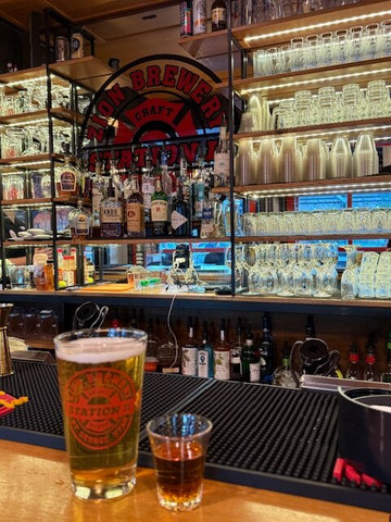 Station 2 Bar By Zion Brewery-圣乔治必去景点
