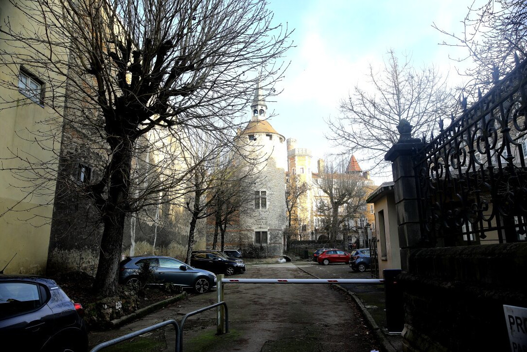 Tour Chevrier-索恩河畔沙隆必去景点