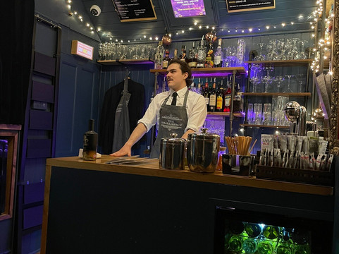 The Small Space Theatre-巴里必去景点