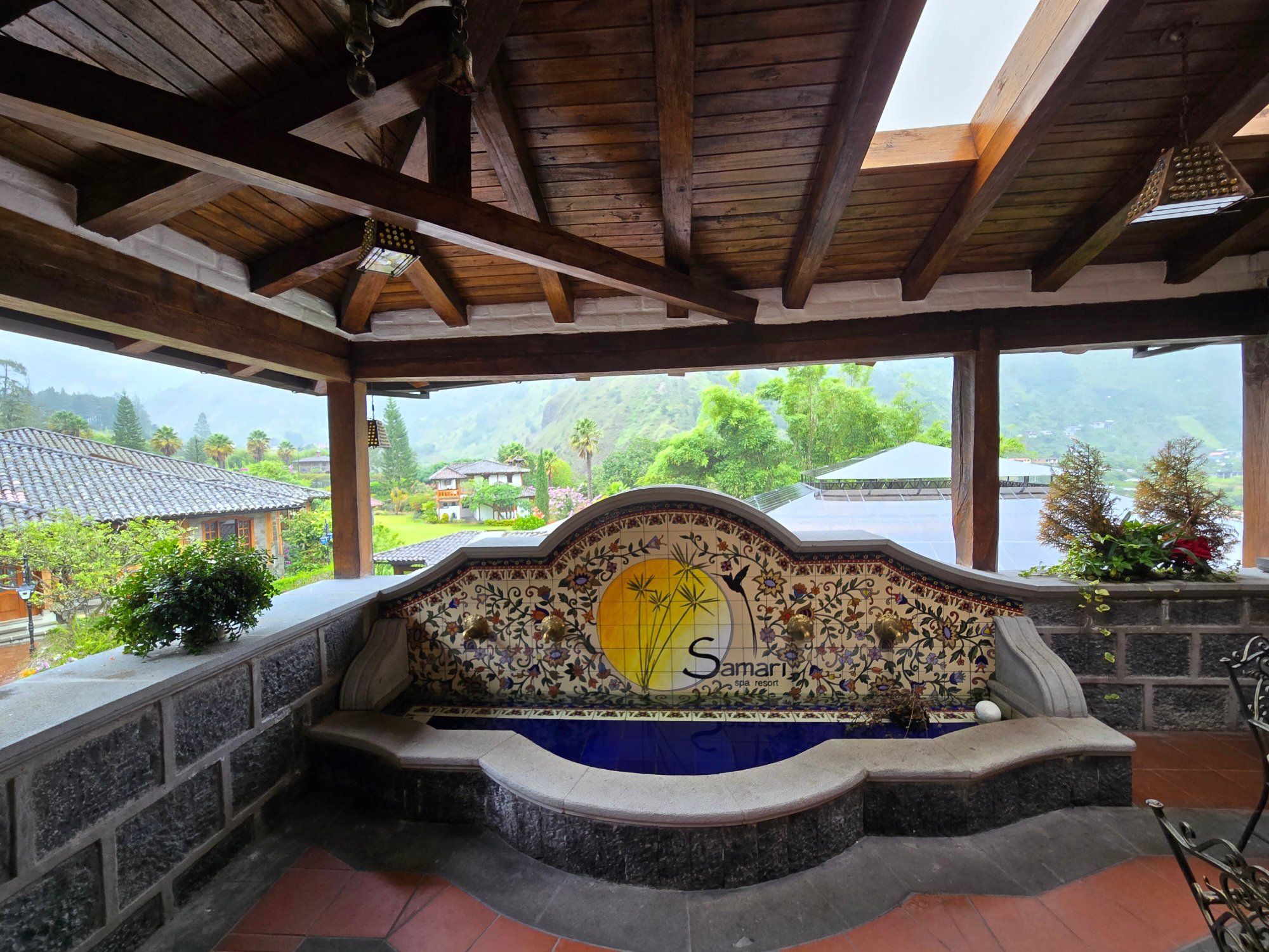 露娜火山探险水疗中心-泳池