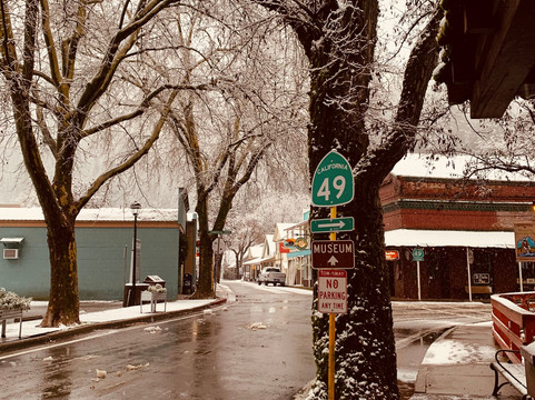 Riverside Mountain Lodge主图