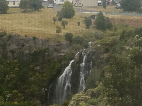 比肖夫酒店主图