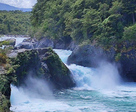 Saltos del Petrohue-巴拉斯港必去景点