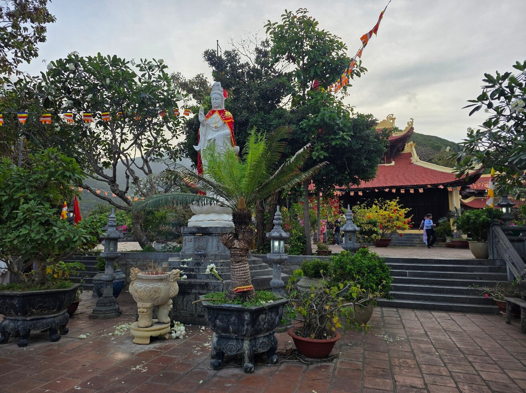 Van Son Pagoda-昆山岛必去景点