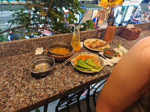 Met Vietnamese Restaurant & Vegetarian Options 2