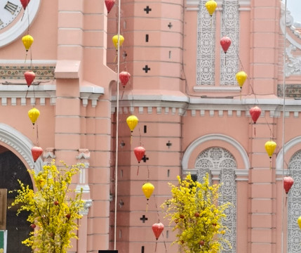 耶稣圣心堂-胡志明市必去景点