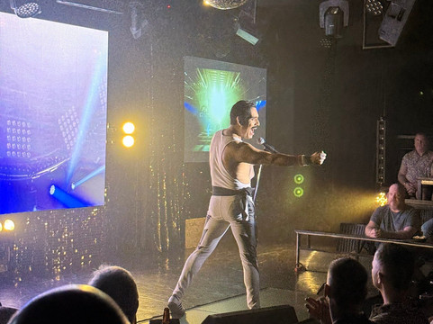 The Palm Cabaret and Bar-瓦拉塔港必去景点