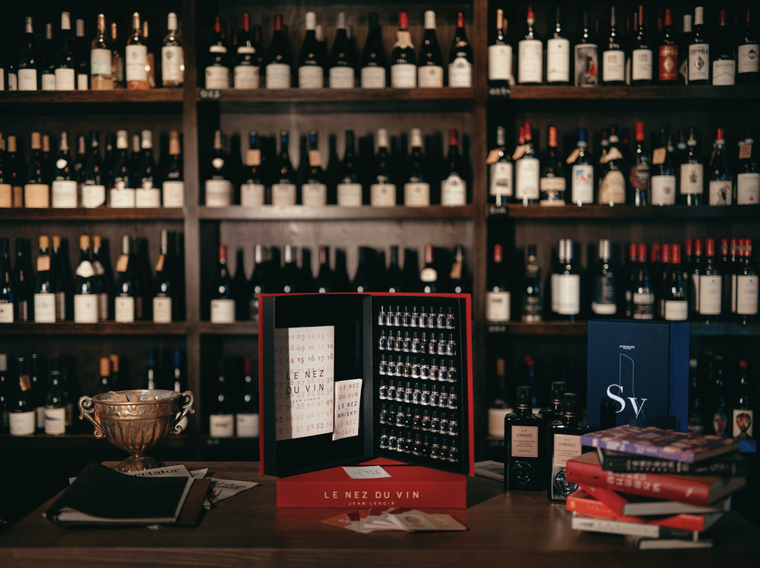 ÉPANOUIR Wine Bar