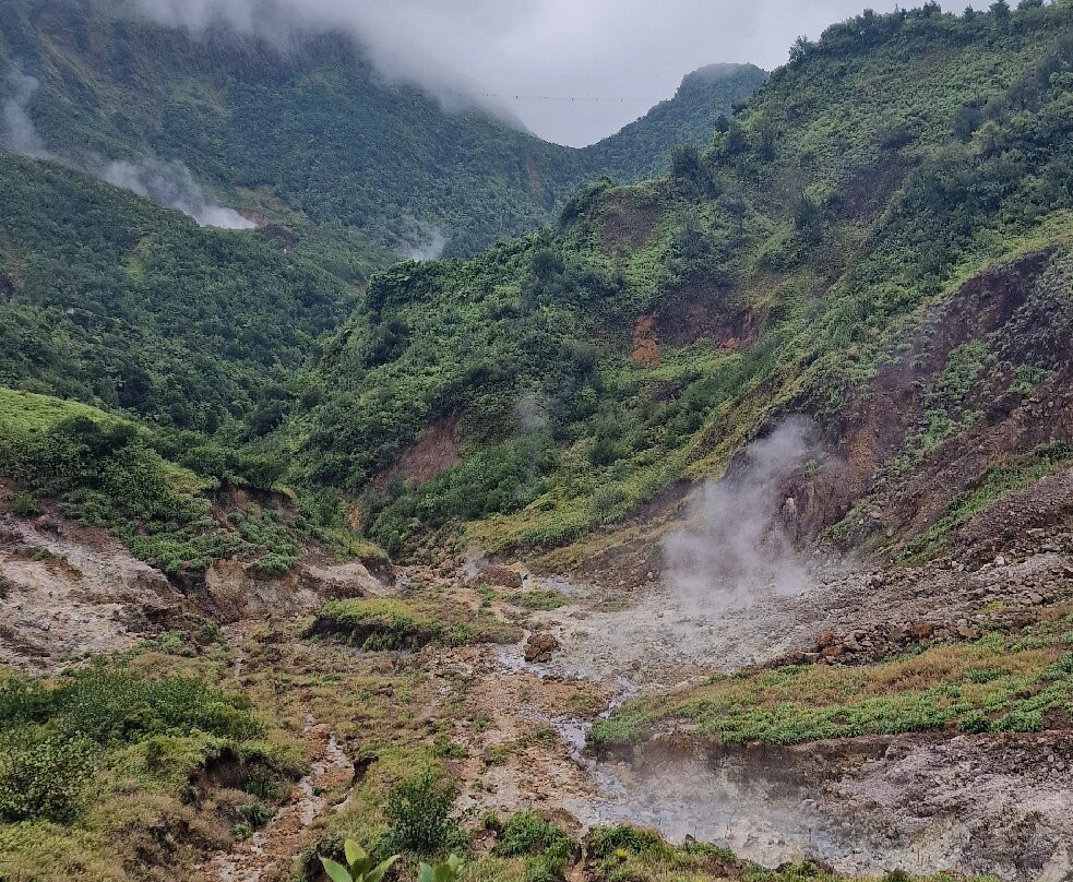 Boiling Lake-Morne Trois Pitons National Park必去景点