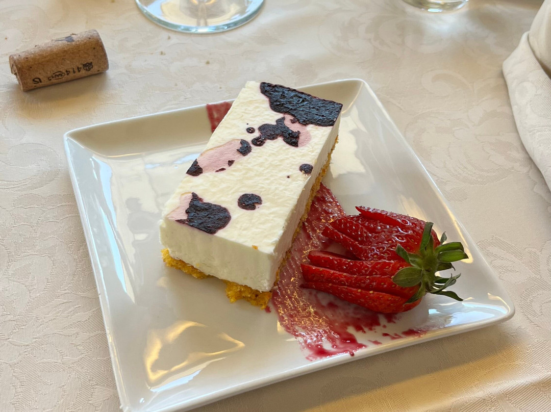 雪绒花酒店主图