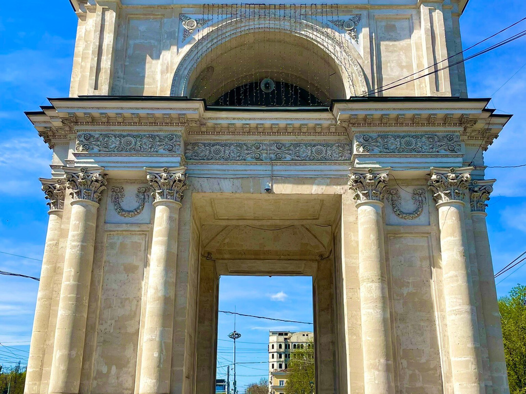 Triumphal Arch-基希讷乌必去景点