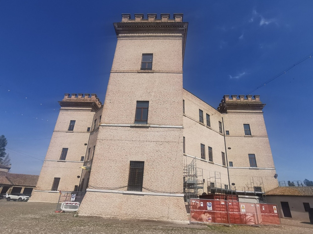 Piazza Umberto I-Mesola必去景点