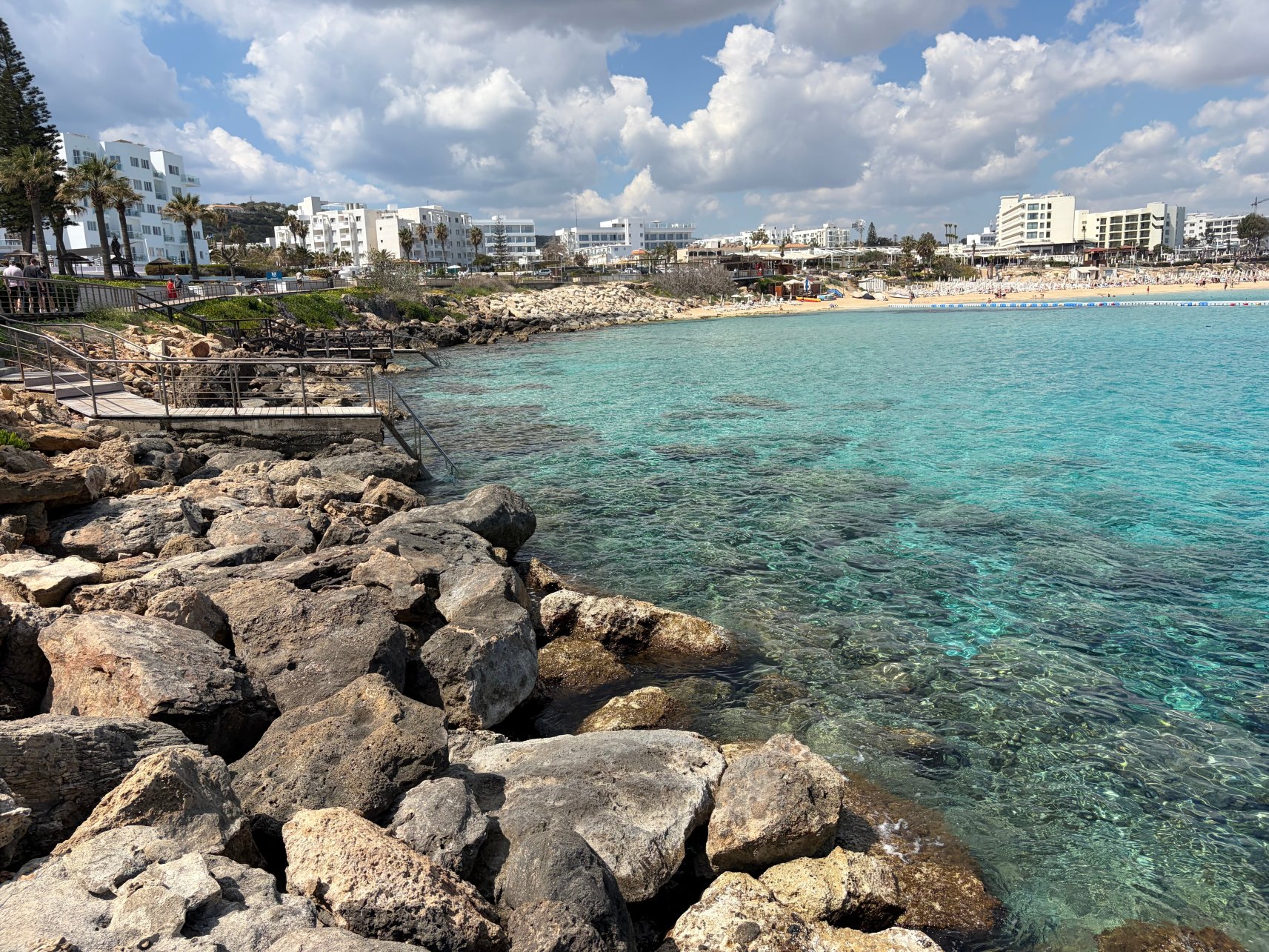 破晓绿洲酒店及水上公园-旅行者